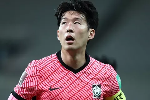 بعد انتقادات سون.. كوريا الجنوبية تراجع وضع الملاعب